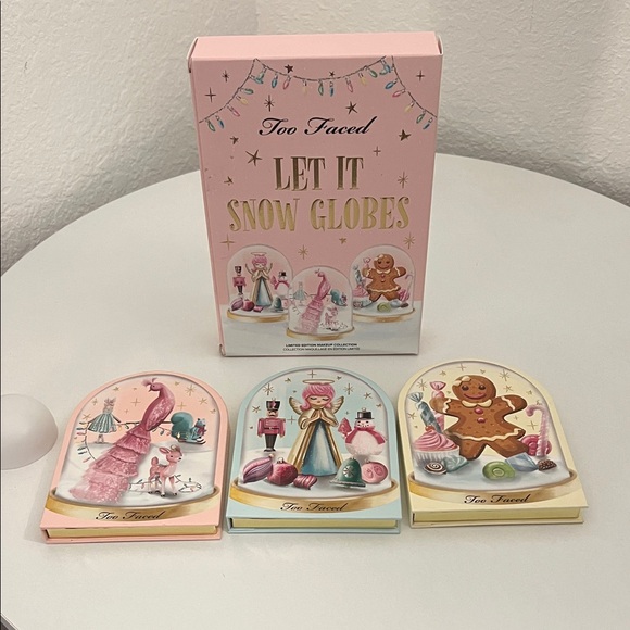 too-faced-makeup-too-faced-let-it-snow-globes-palette-collection